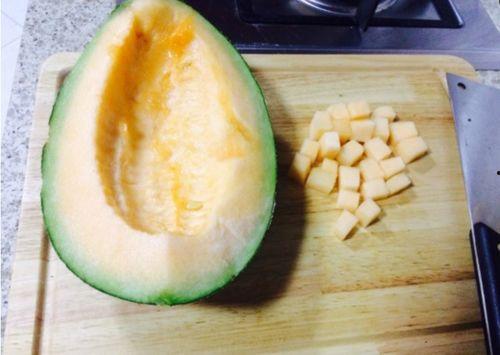 怎样吃哈密瓜好看视频下载,哈密瓜美味呈现技巧，一看就会！