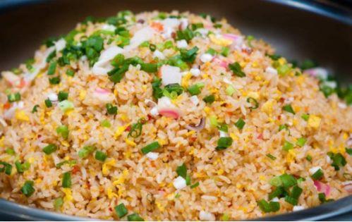 小瓜吃蛋炒饭视频,美味瞬间解锁！