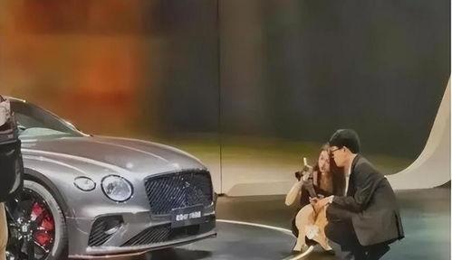 女销售卖车吃瓜视频,意外走红网络